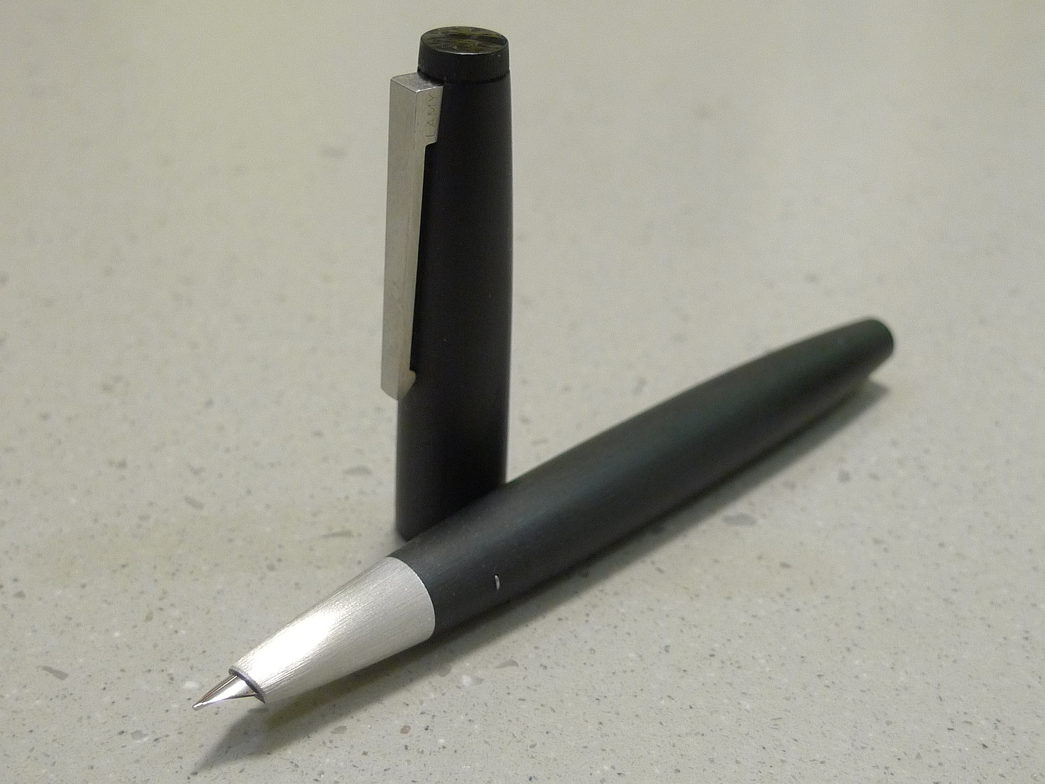  The Lamy 2000. Image by Thirteen Of Clubs CC BY-SA 2.0 via [Wikimedia Commons](https://commons.wikimedia.org/wiki/File:Lamy_2000_fountain_pen,_EF_semi_hooded_nib.jpg)